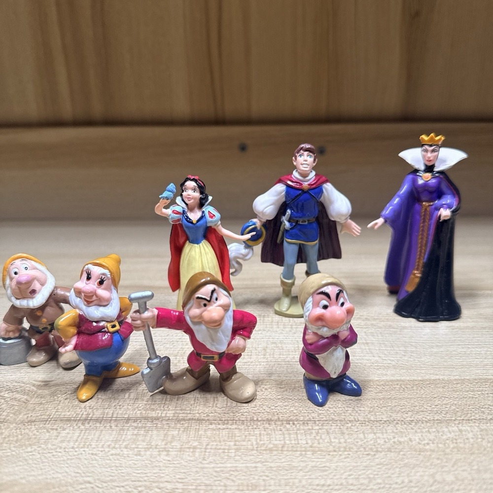 1993 Mattel Disney SNOW WHITE and the Seven Dwarfs PVC Figure Lot